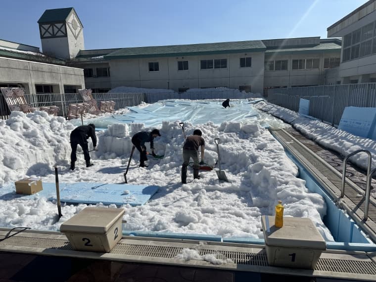 青森市で行われた積雪発電の実験