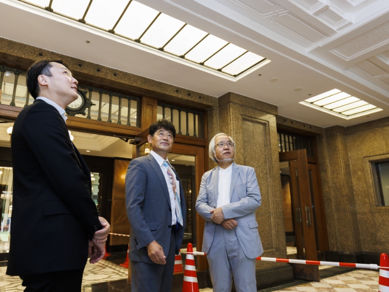 同行した東急不動産・伊藤さん(左)と鹿島建設・神山さん(中央)